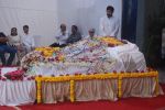 at joy mukherjee funeral in Mumbai on 10th March 2012 (5).JPG